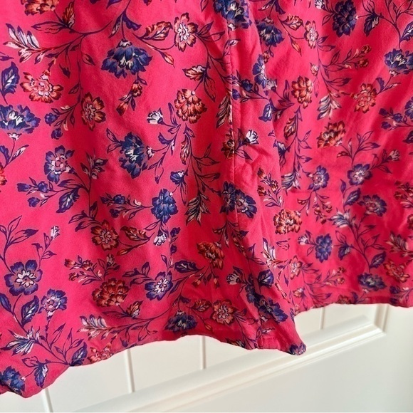Hot pink floral v-neck cotton blouse, flutter sleeves, size XL - Picture 4 of 10